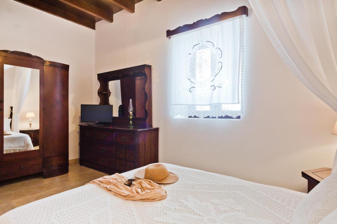 Villa Symone Afiartis Bagian luar foto