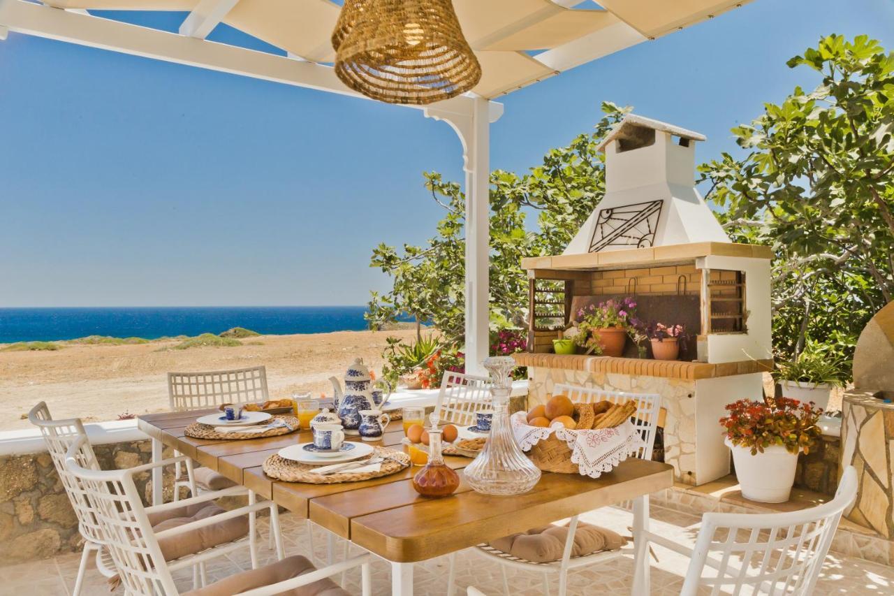 Villa Symone Afiartis Bagian luar foto