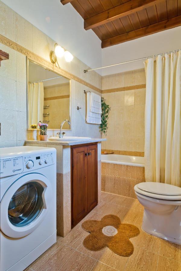 Villa Symone Afiartis Bagian luar foto